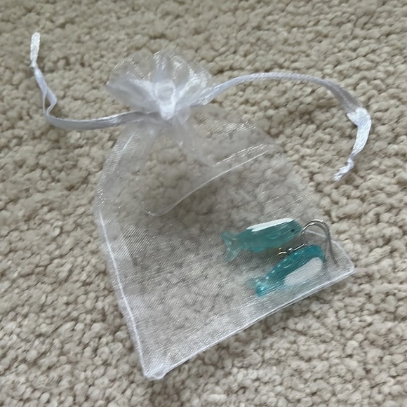 Handmade Whale shark earrings - Picture 6 of 9